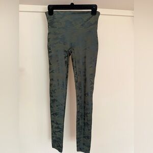 Spanx Camo Print Leggings M
